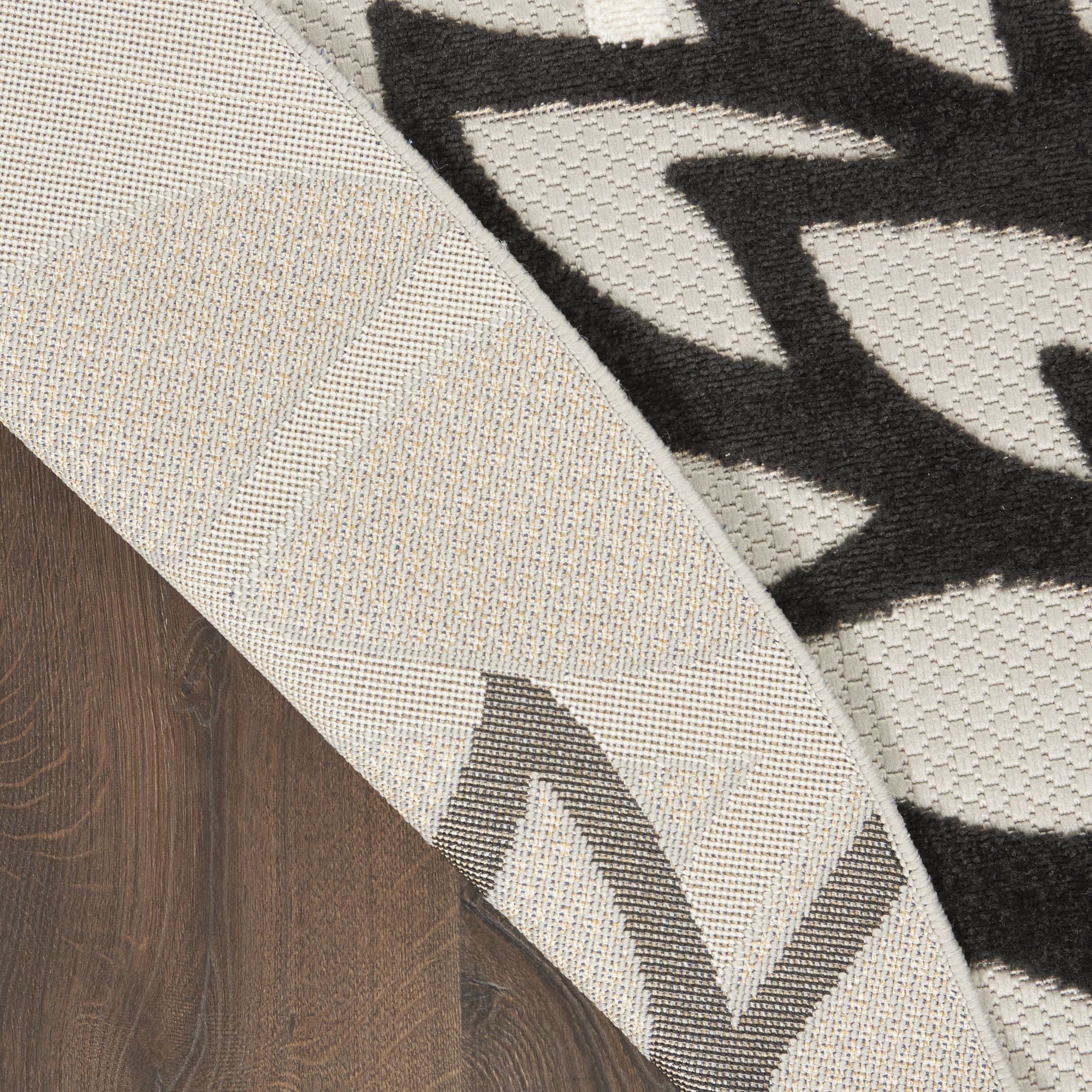 Black White Tropical Indoor-Outdoor Black White Area Rug