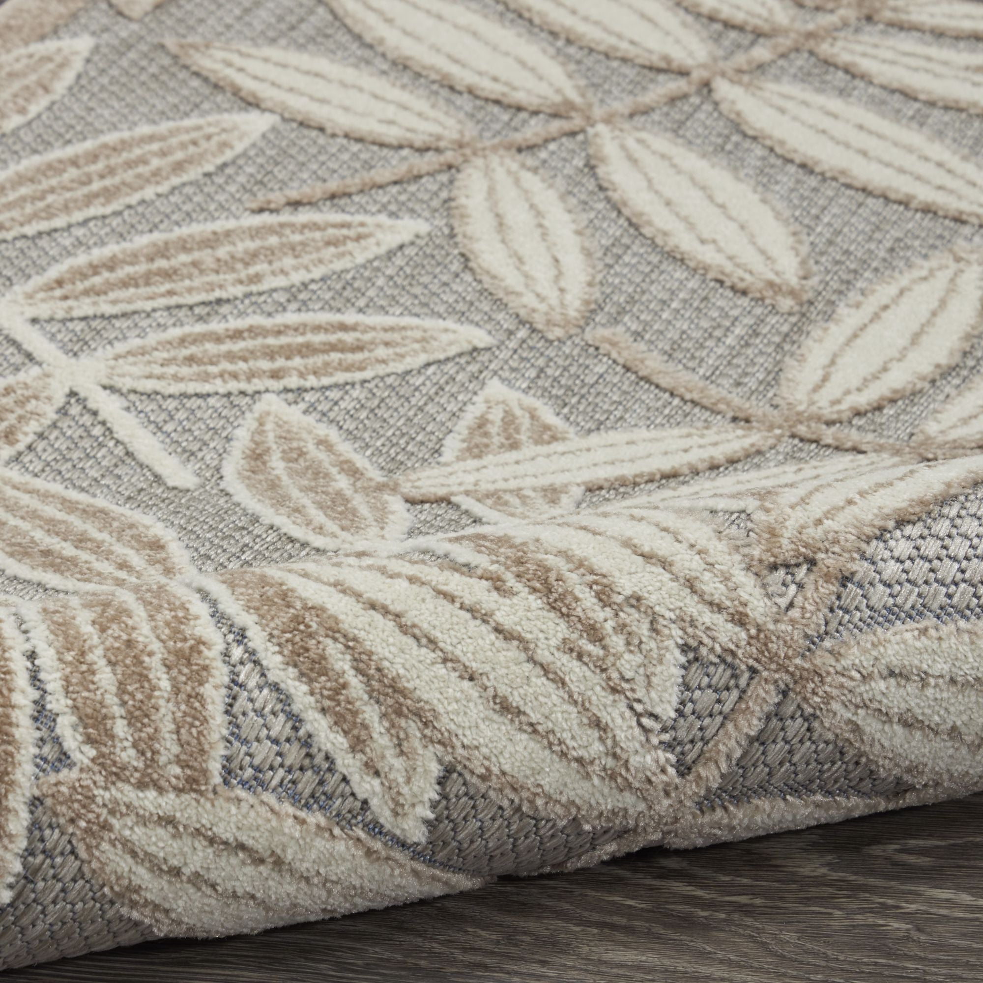 Natural Tropical Leaf Indoor/Outdoor Patio Rug