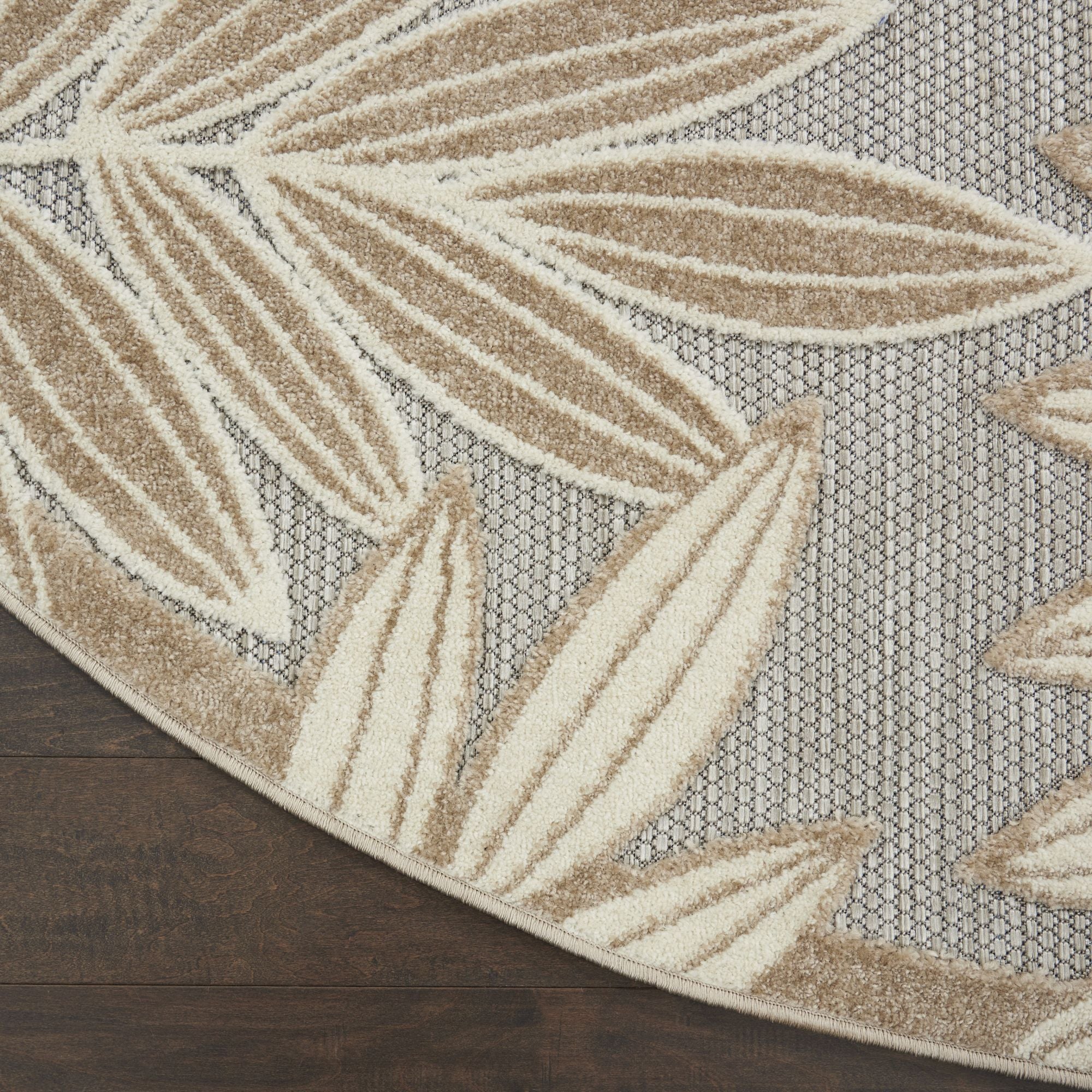 Natural Tropical Leaf Indoor/Outdoor Patio Rug