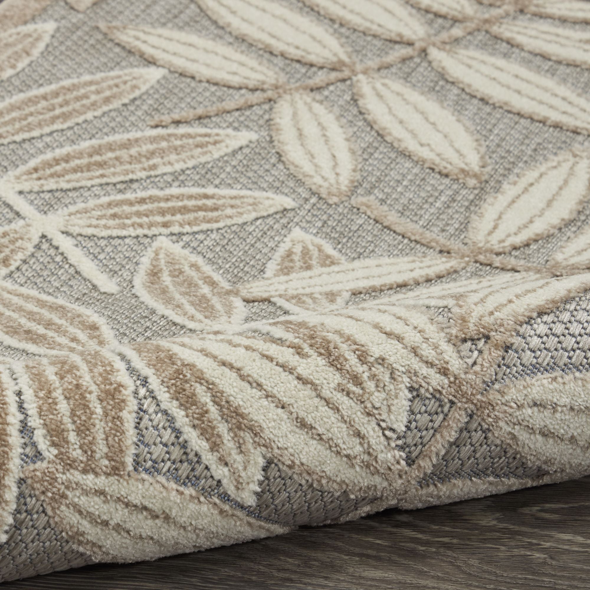 Natural Tropical Leaf Indoor/Outdoor Patio Rug