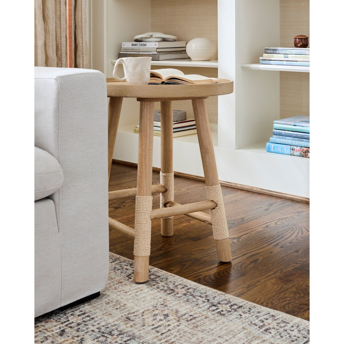 Esmarca End Table - styleshot 201