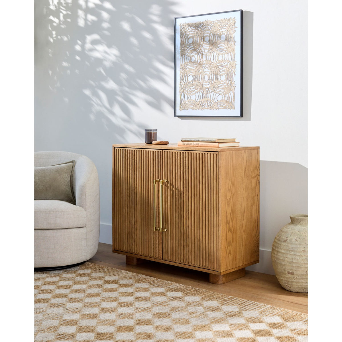 Charlye Cabinet - styleshot 202