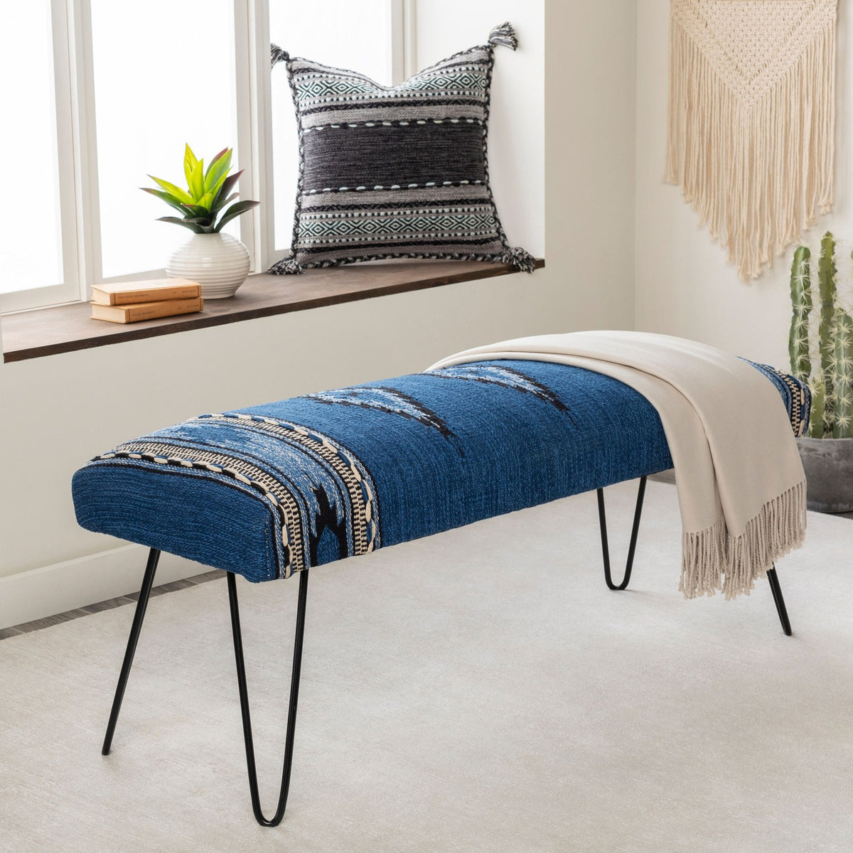 Miriam Bench - styleshot 202