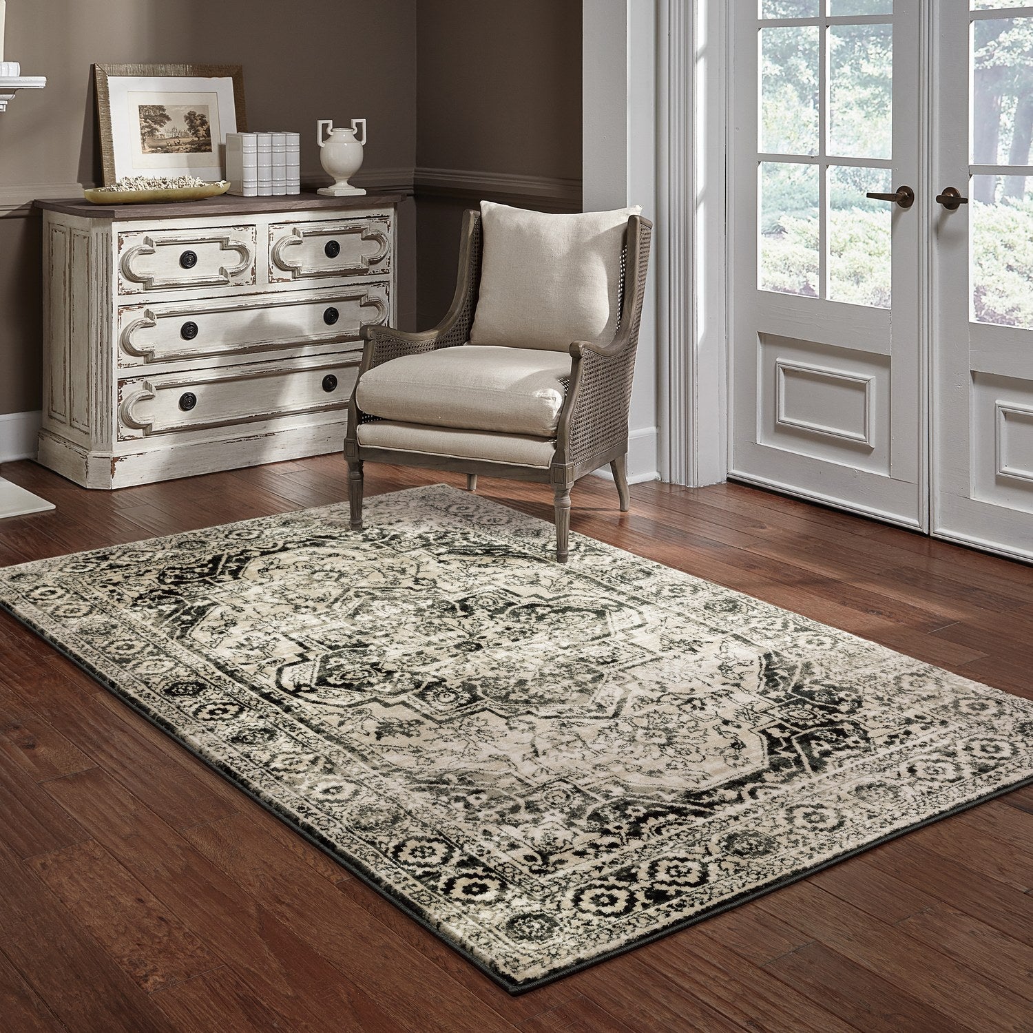 Georgia Vintage Medallion Grey Black Farmhouse Rug - Georgia 429G0
