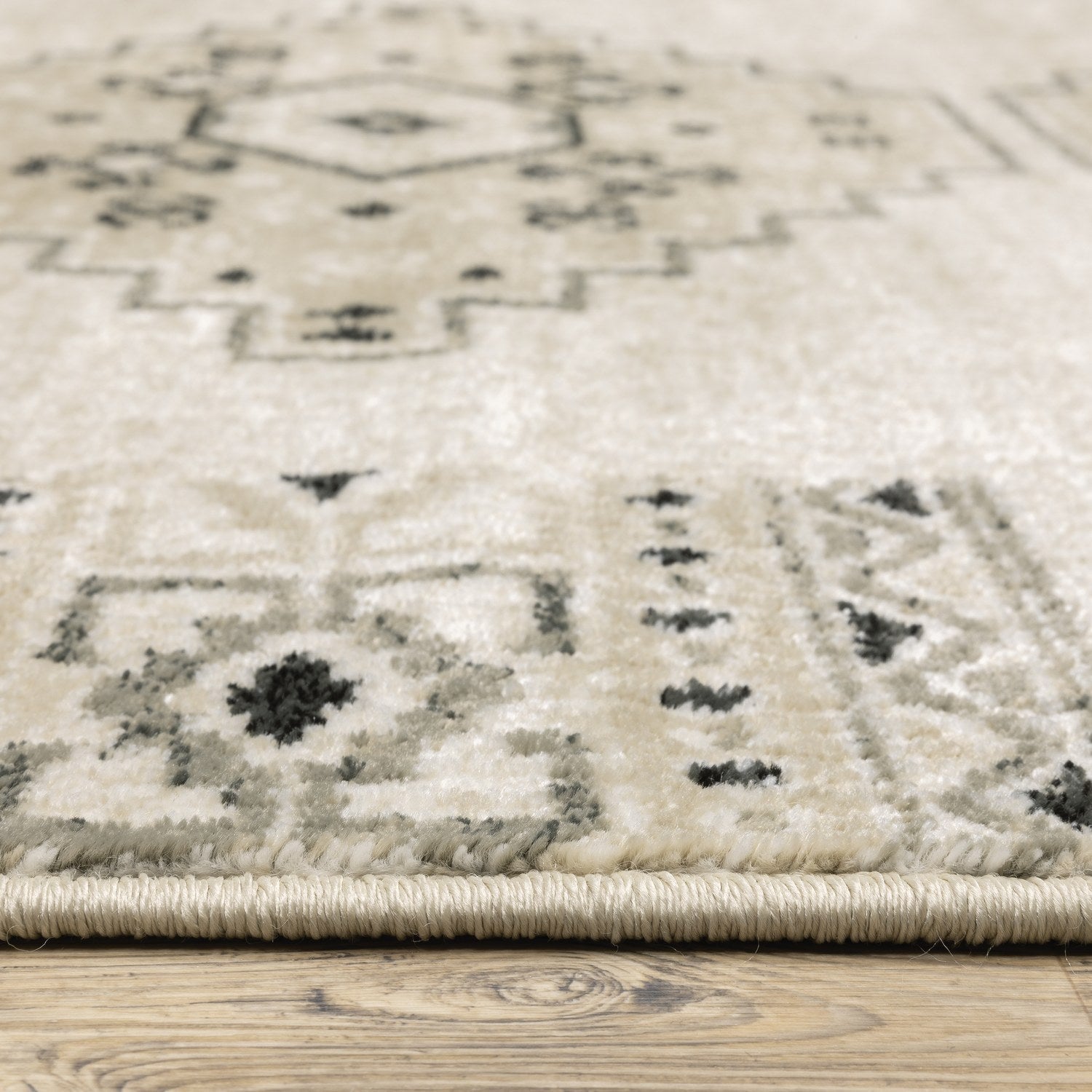 Georgia Tribal Medallion Ivory Grey Farmhouse Rug - Georgia 643A0