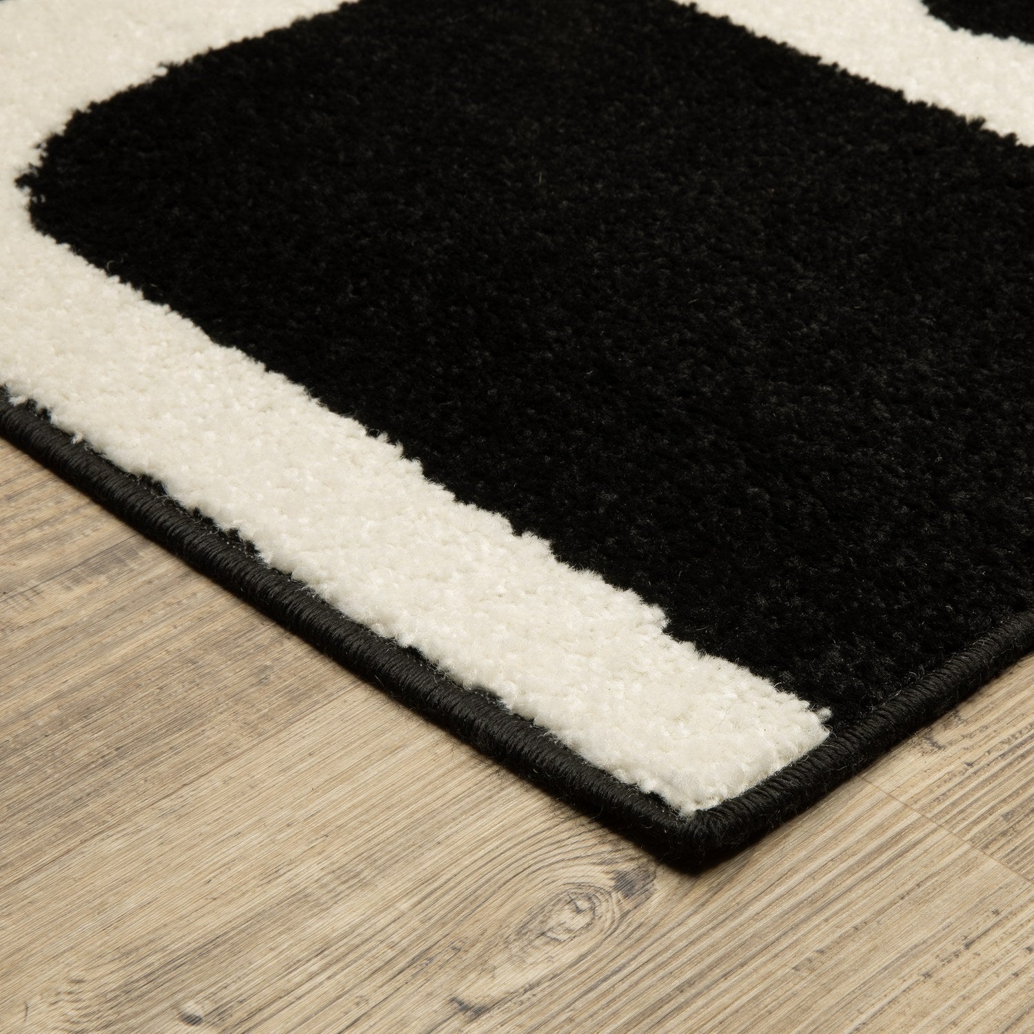 Quinn Maze Black Ivory Textured Frieze Rug - Quinn QUI08