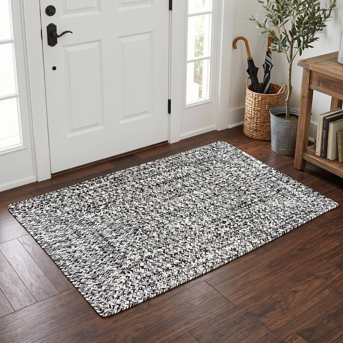 Rustica black and white braided cotton rug, 3x5 rectangle in a farmhouse entryway #size_3' x 5'