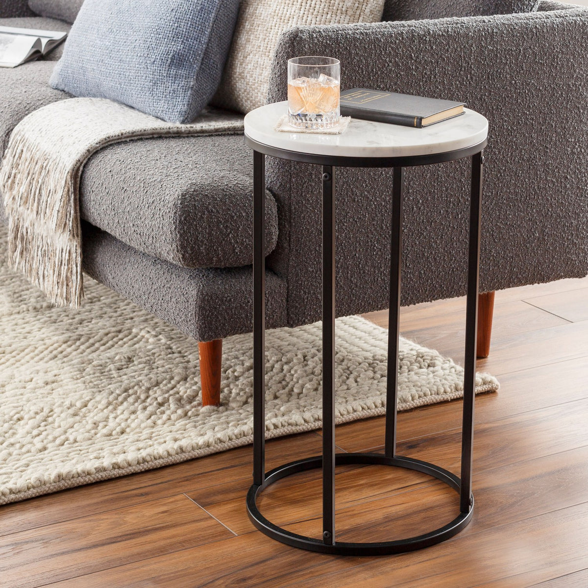 Aryaa End Table - styleshot 201