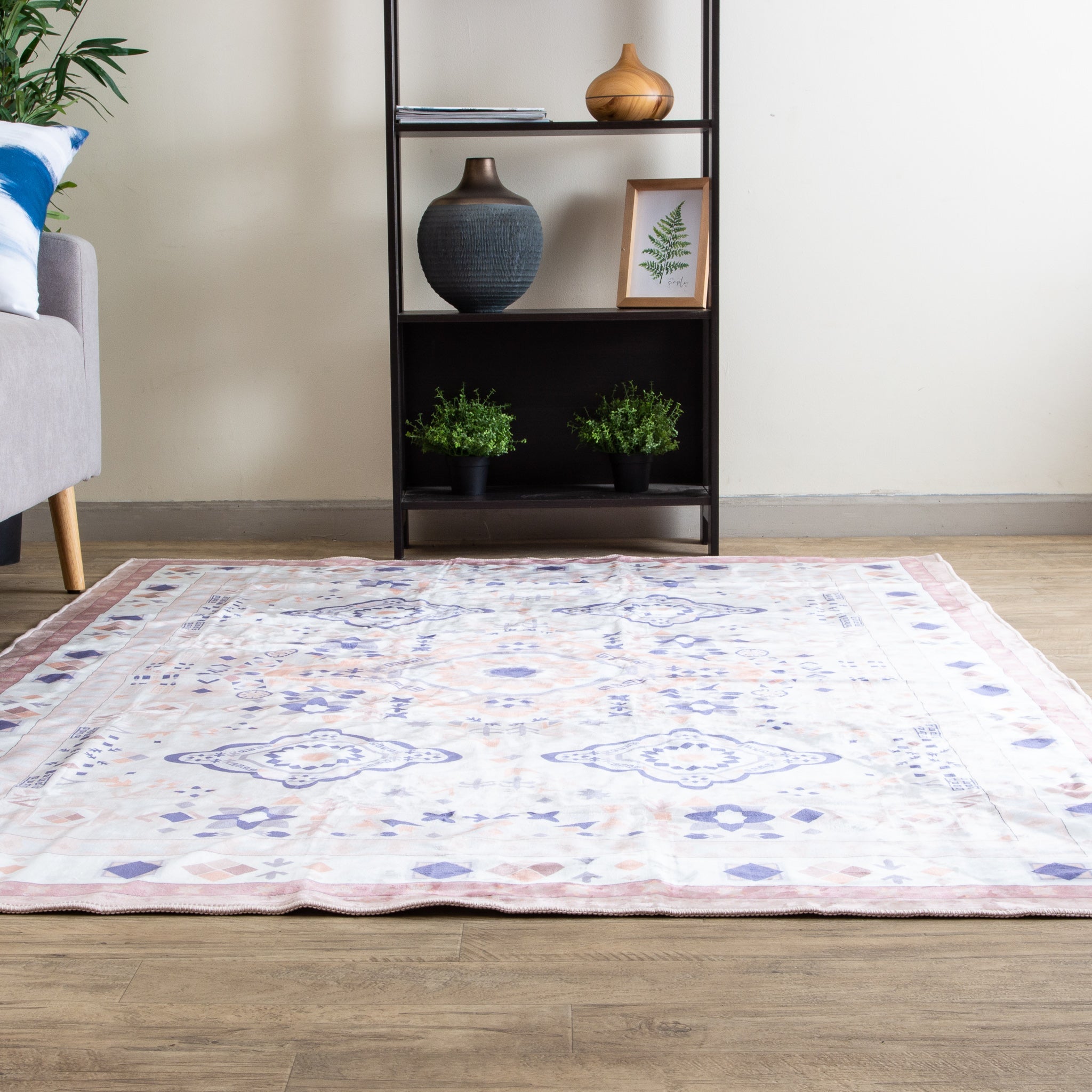 Veronica Machine Washable Traditional rug #color_pink