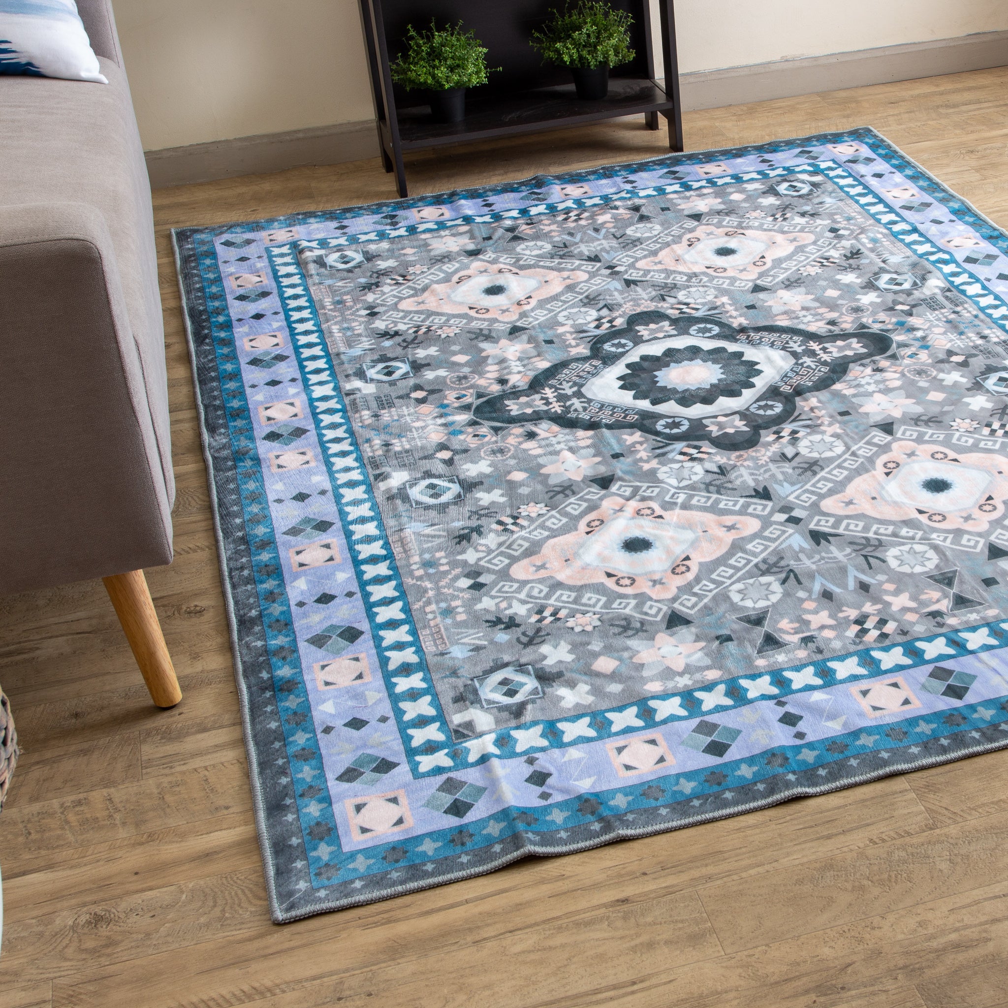 Veronica Machine Washable Traditional rug #color_gray