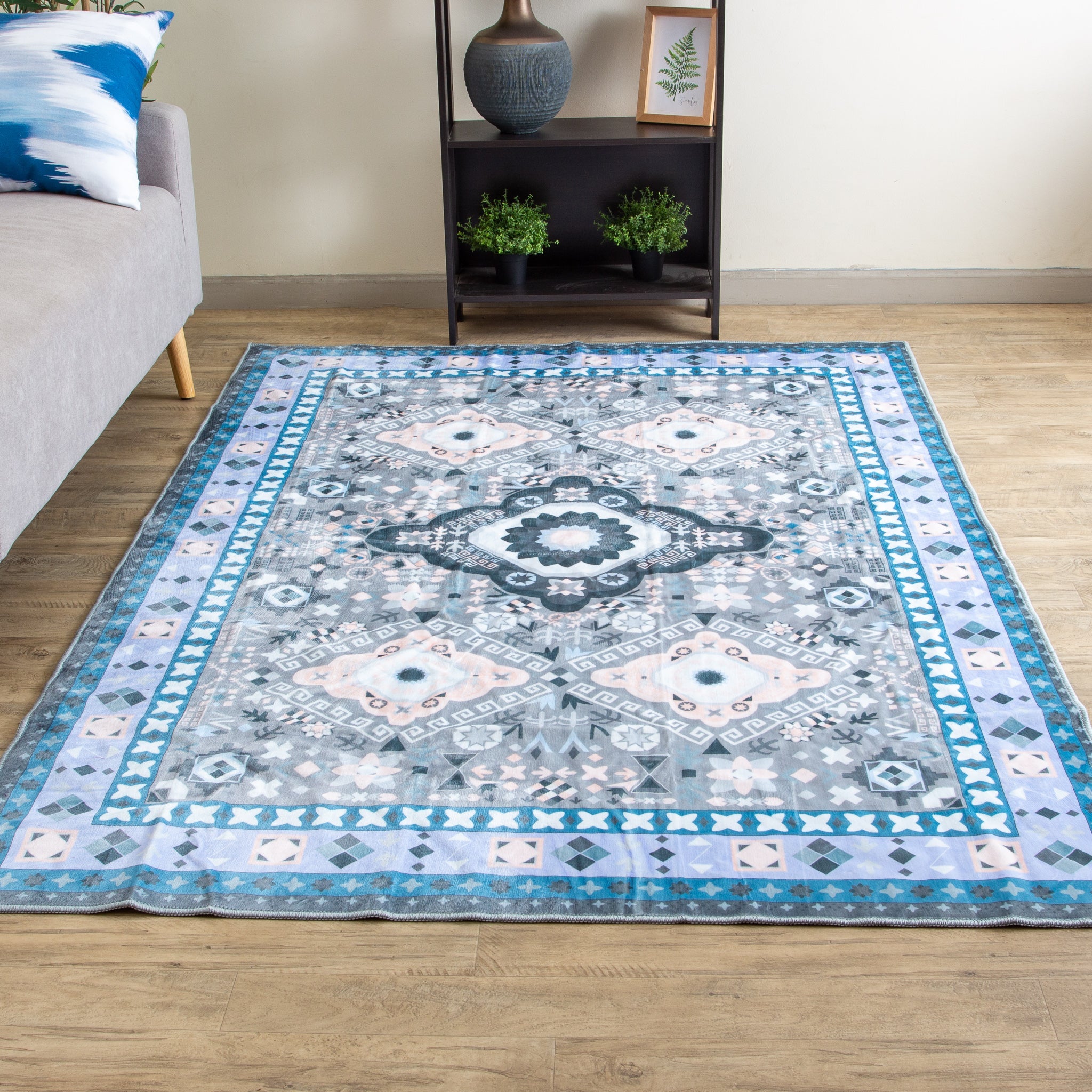 Veronica Machine Washable Traditional rug #color_gray